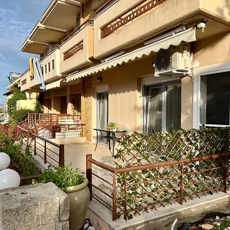 Ground-floor With Terrace Apartment *